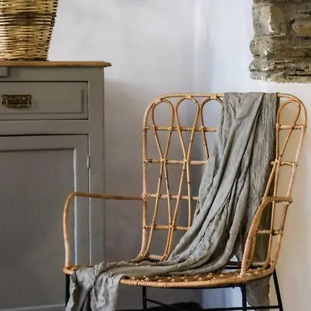 La Maison, * Triandáros