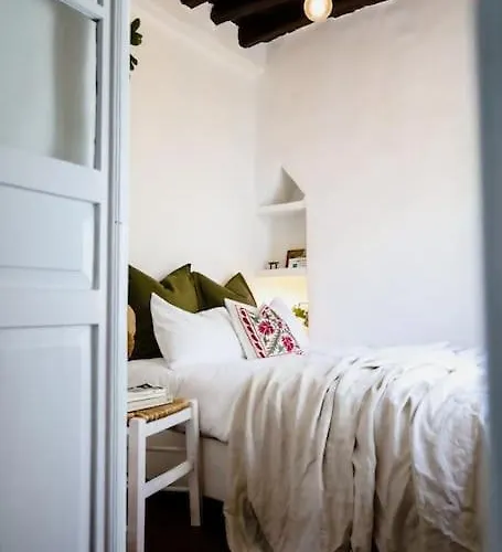 La Maison, * Τριαντάρος