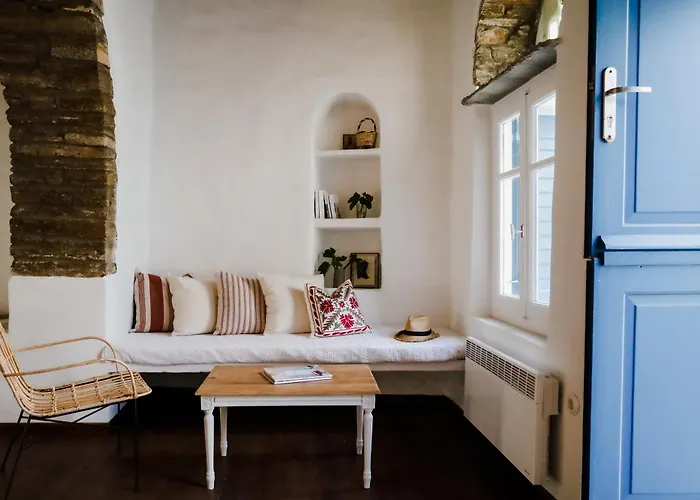 La Maison, * Τριαντάρος