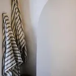 La Maison, * Triandáros