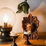 La Maison, * Triandáros