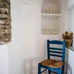 La Maison, Triandáros